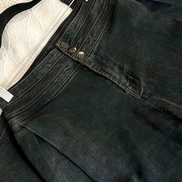 J Brand Carey pleated high-rise tapered jeans. Size 26 - Picture 5 of 12